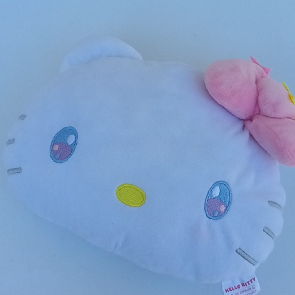 Hello Kitty Plush - Picture 7 of 16